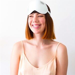 ettitude Bamboo Lyocell Eye Mask in Feather White
